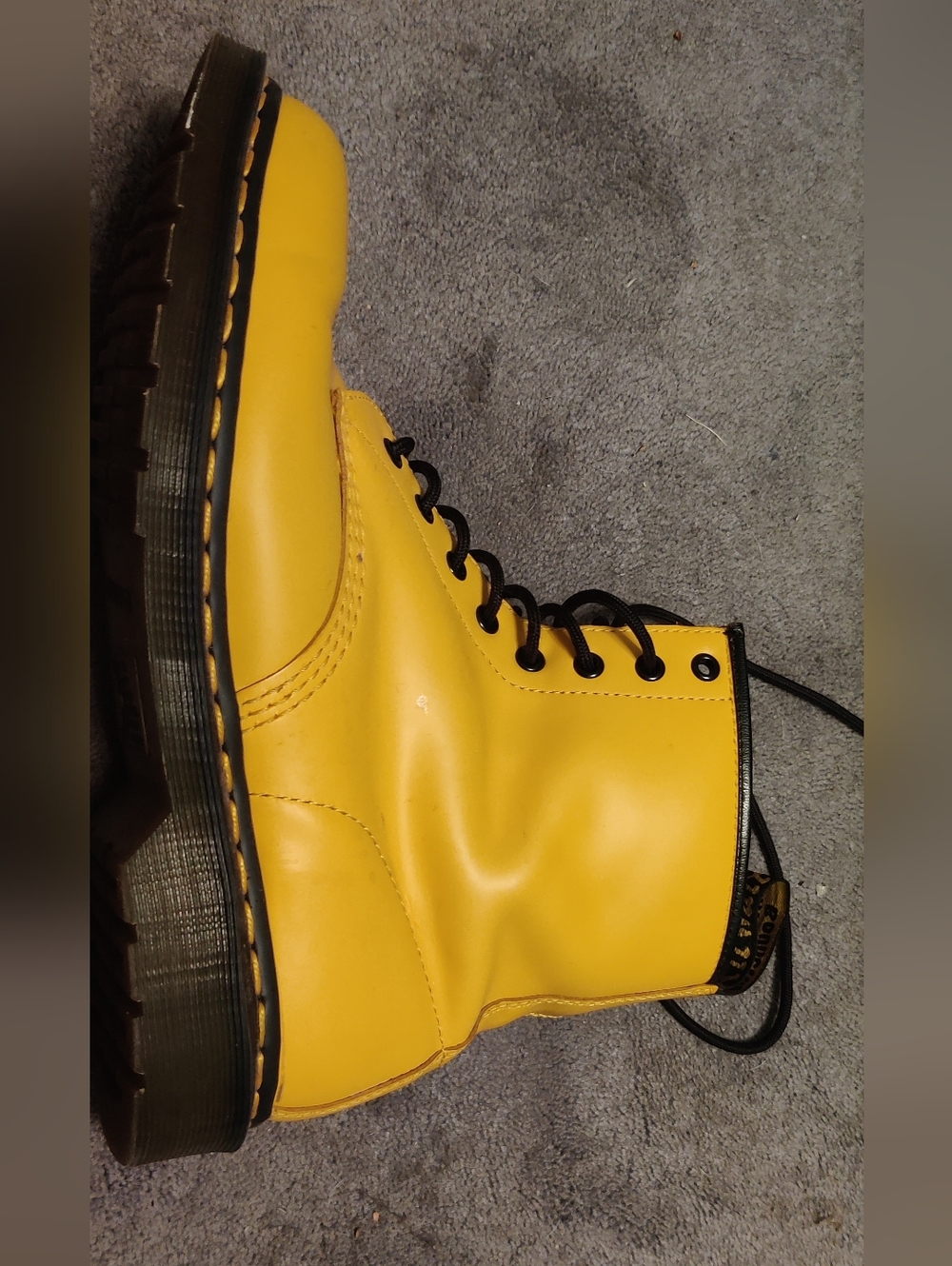Men's Size 11 Yellow Doc Martens Dr. Martens 1460 Lace Up Leather Boots Airwair - Picture 11 of 16